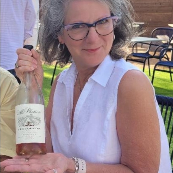 Meet your Posher, Sherri - Picture 2 of 3